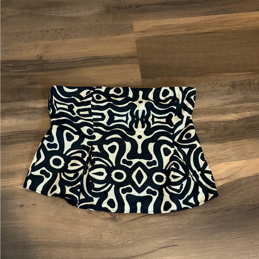 Womens Zara Black and Cream Printed Mini Skirt Size Medium